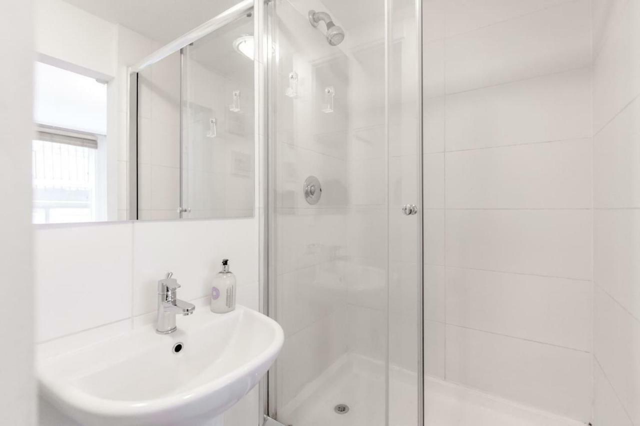 3 Bedroom Garden Flat - Location Apartment