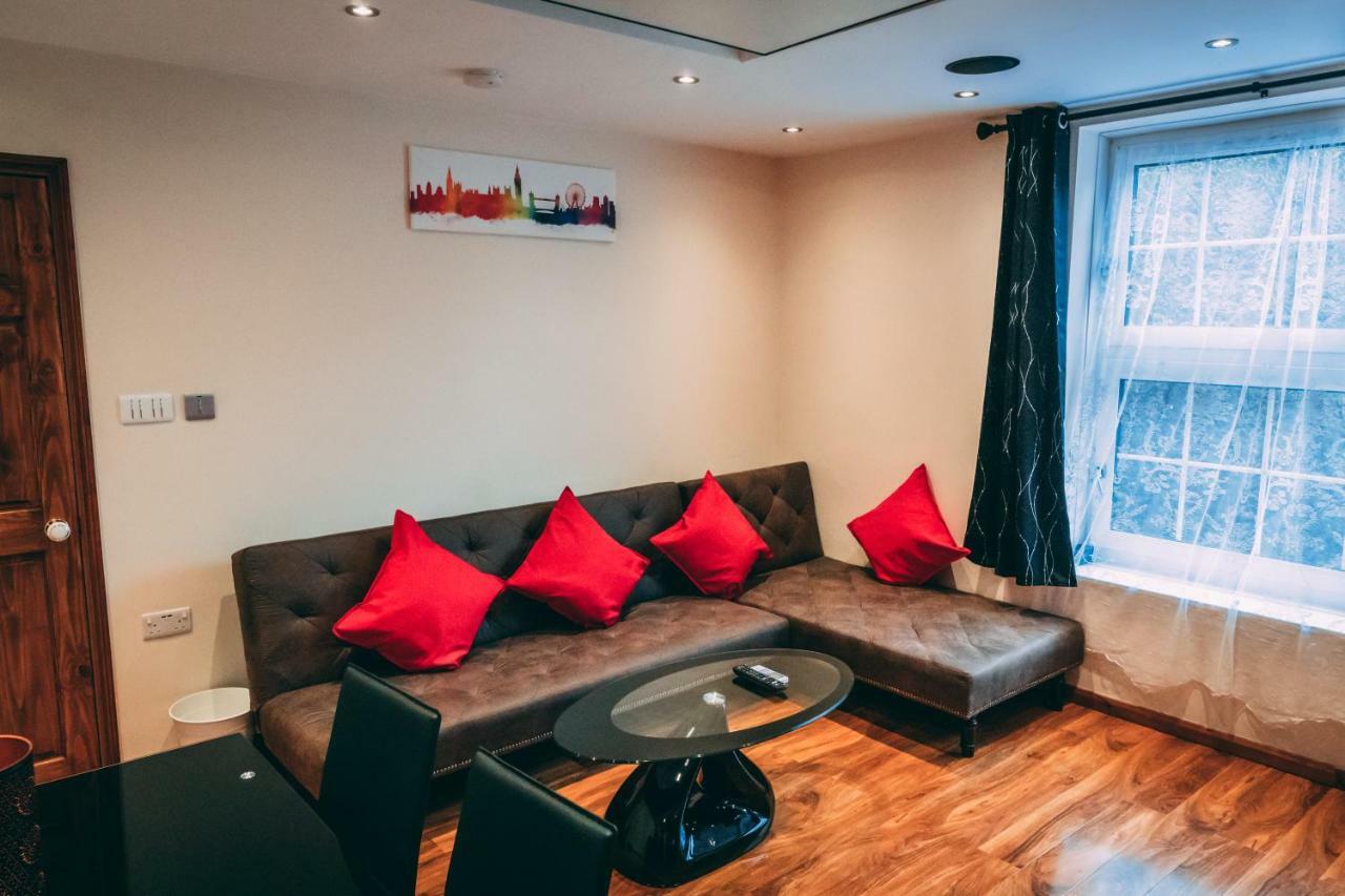 Apartment Quality Stay,2 Bed Near The Centre, 2min Walk From Metro Station
