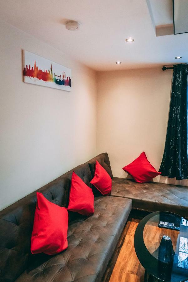 Quality Stay,2 Bed Near The Centre, 2min Walk From Metro Station Apartment London