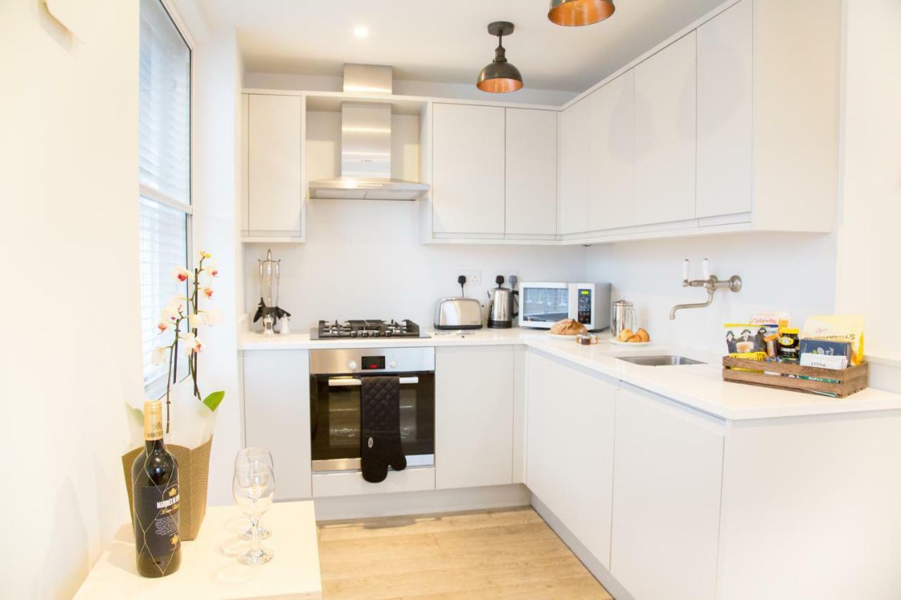 Rathbone Place Apartment *