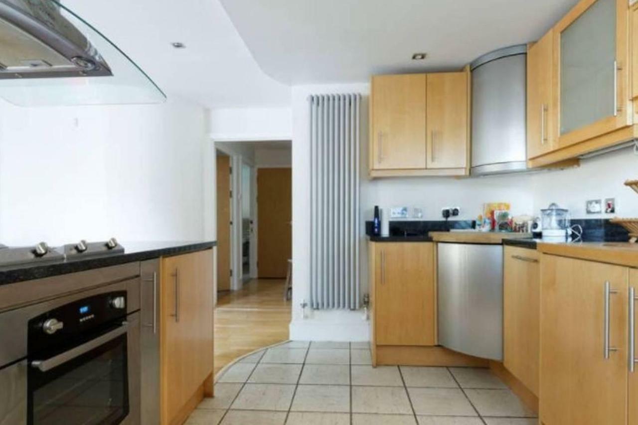 Peaceful Modern 2 Bedroom Flat With Water Views