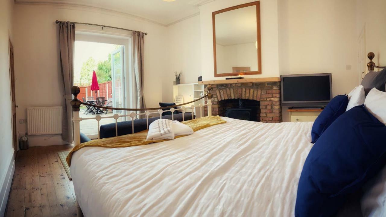 Paul's Place Near Heathrow *