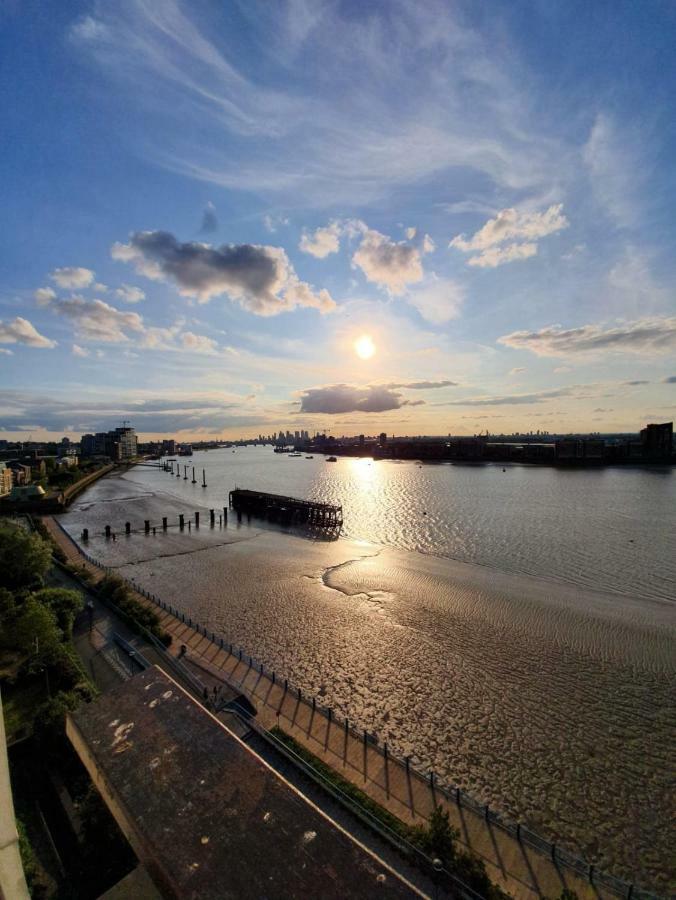 Affluent Riverside Sark Tower Apartment London