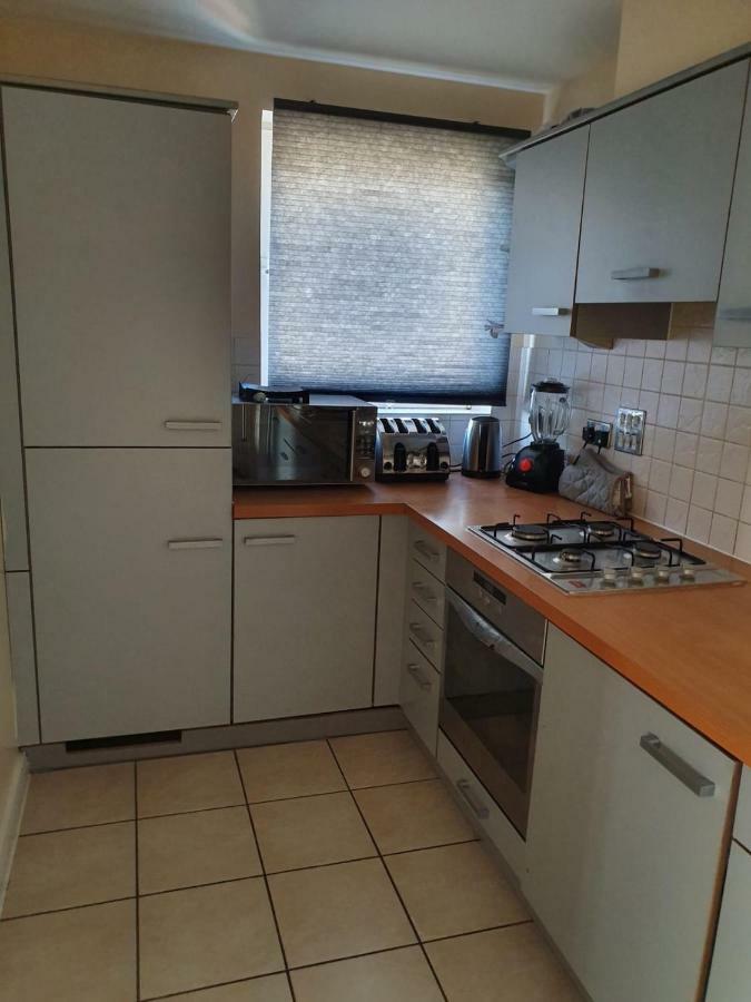 Apartment Affluent Riverside Sark Tower London