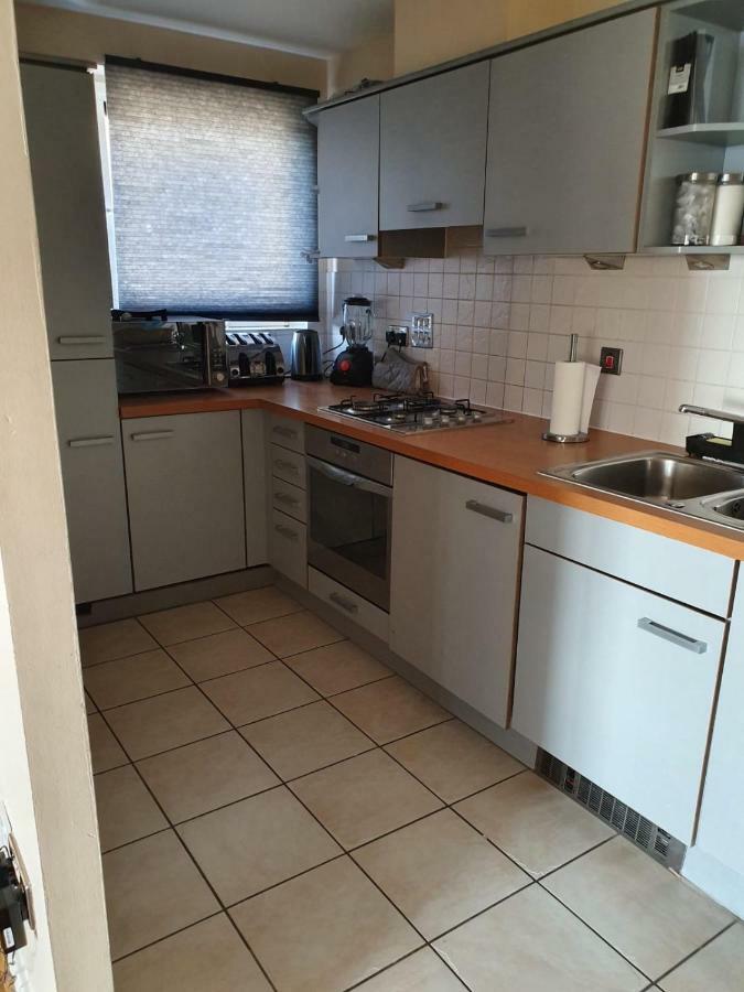 Apartment Affluent Riverside Sark Tower London