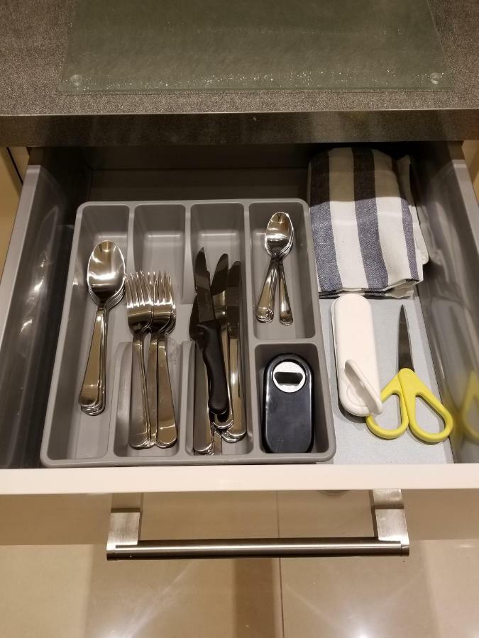Luxury 1min Walk From Underground, With Free Parking Free Wifi Apartment London