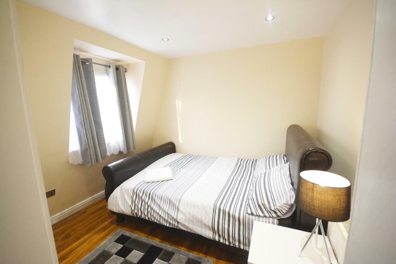 Modern 4 Bedroom Apartamento Londres