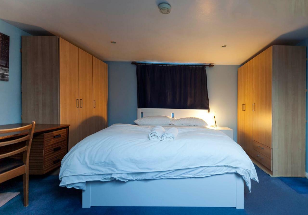 Adam Short Guest house