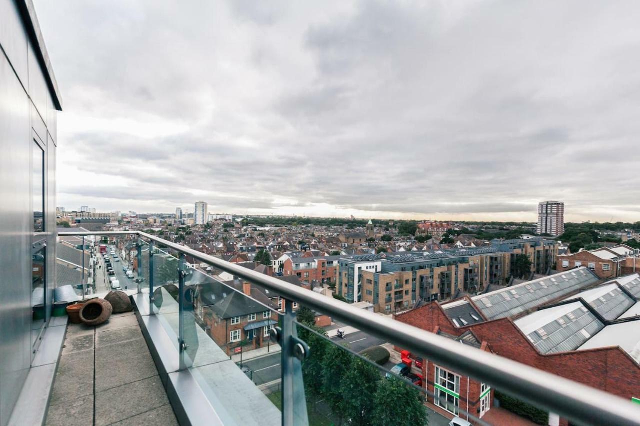 Chelsea / Imperial Wharf - Bright, Modern, Sunset View London