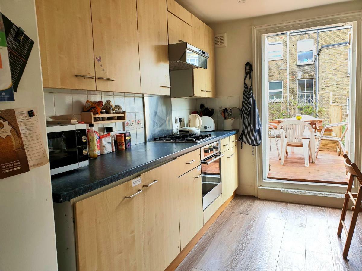 Homestay In Queen's Park *