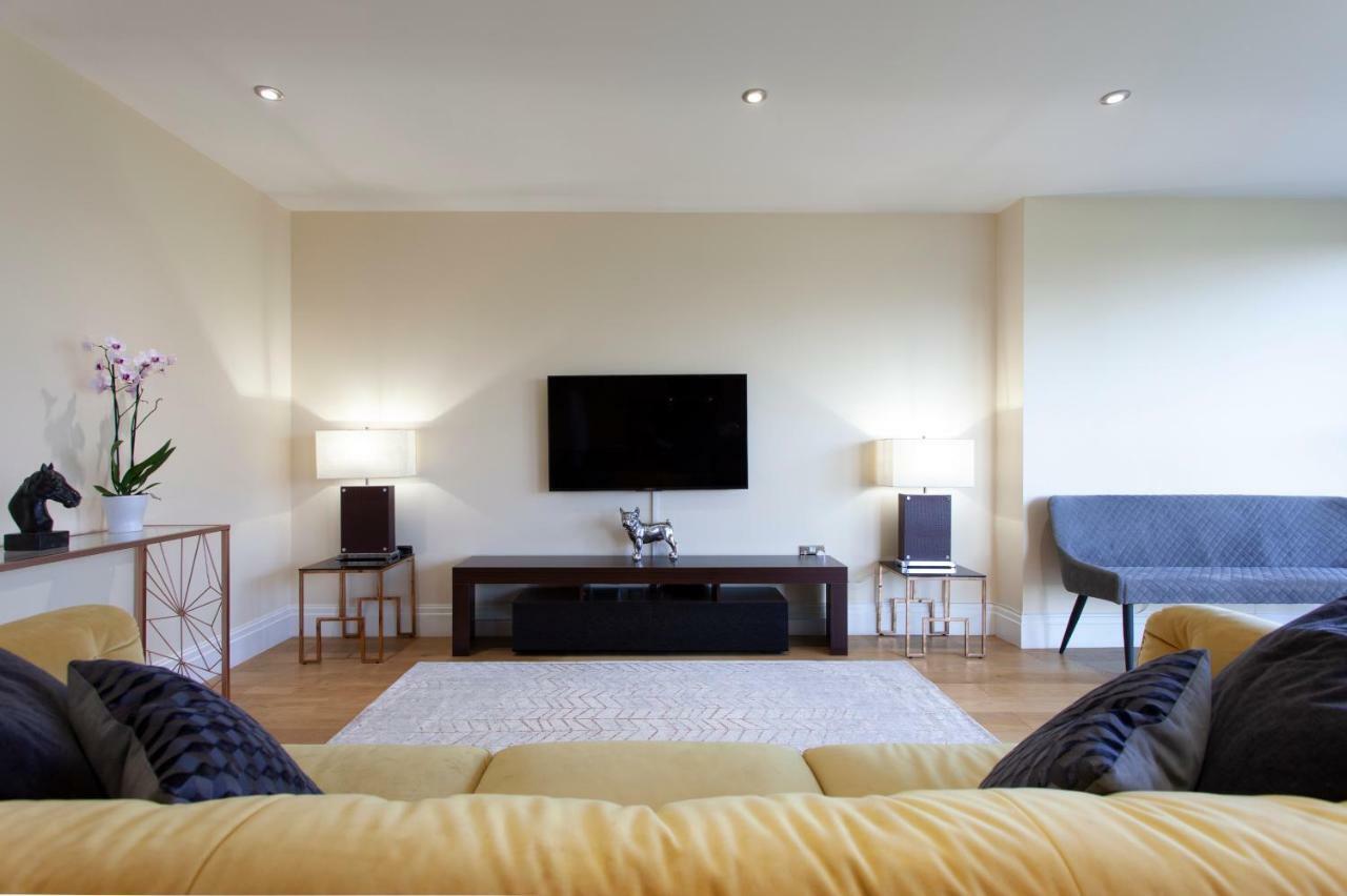 Thames View Apartment, Imperial Wharf * London
