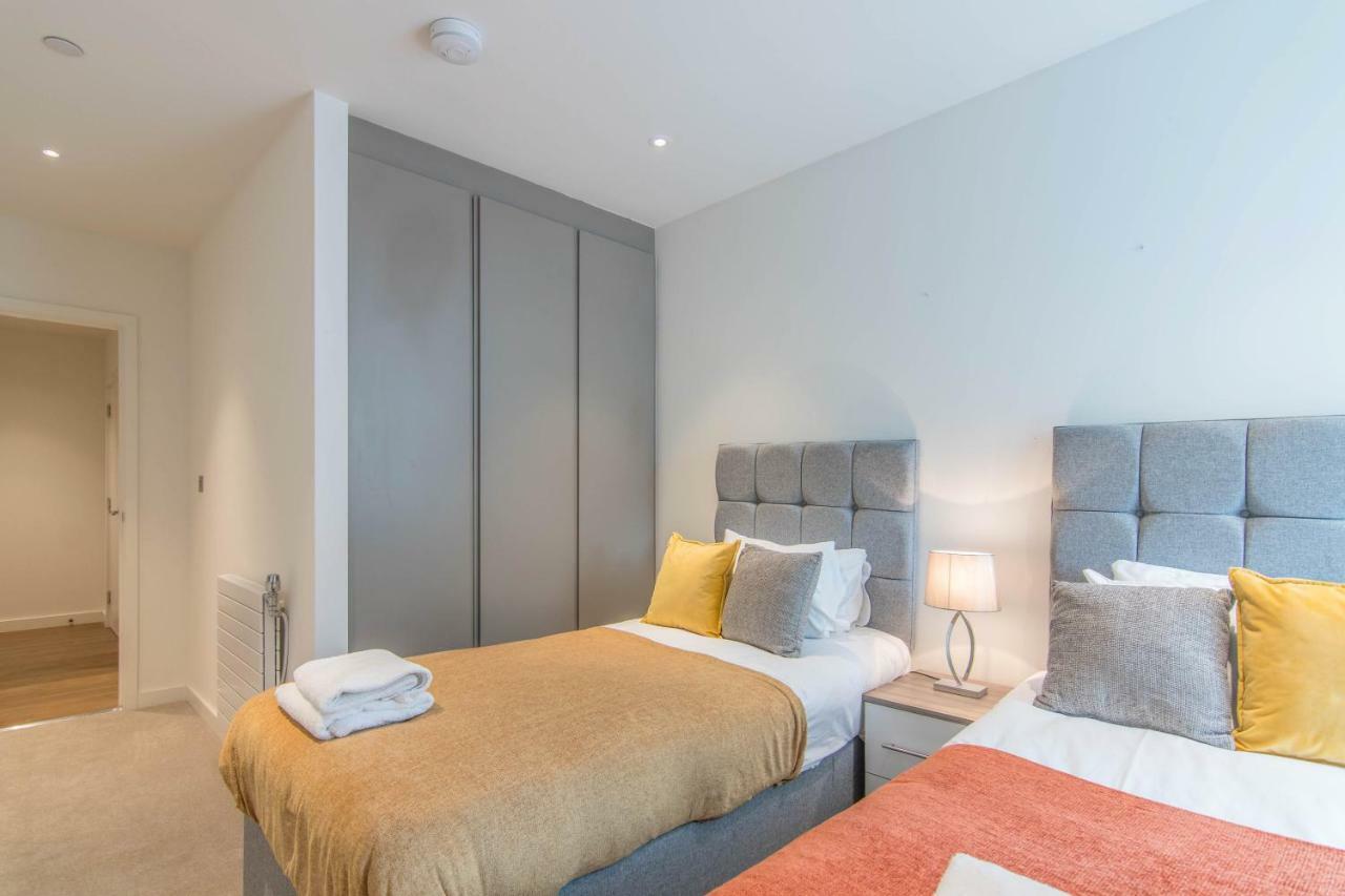 Gigli Luxury Wembley