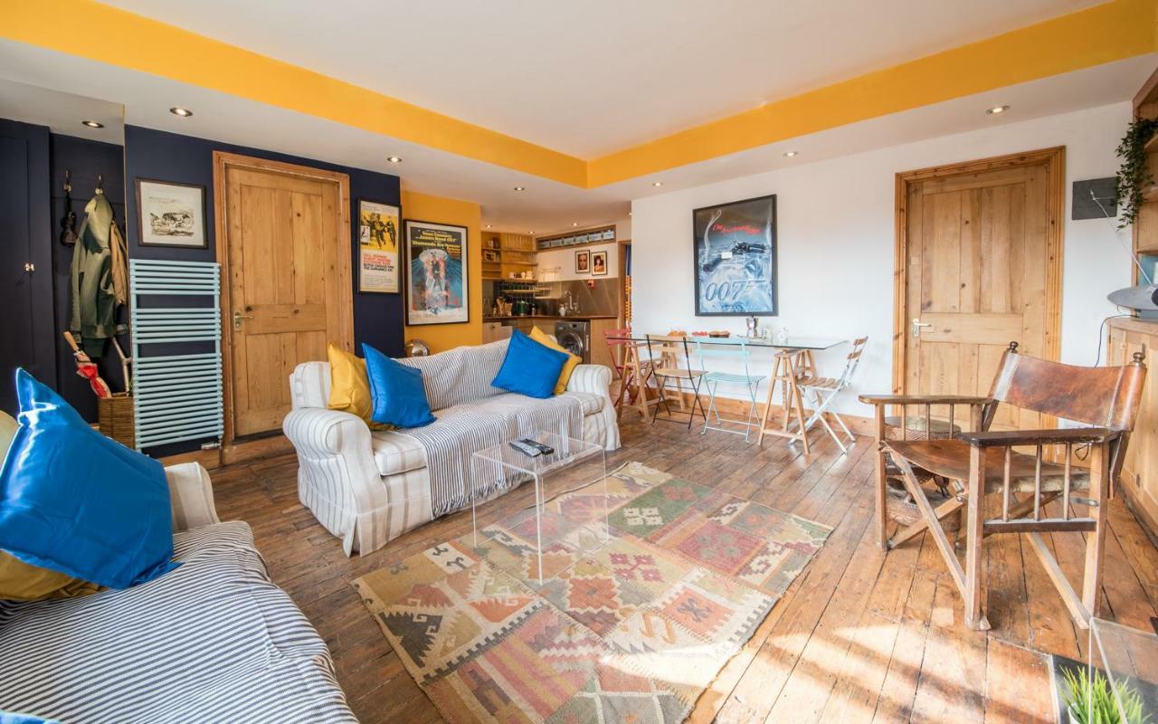 Artistic And Soulful Carnaby Street Movie Pad London