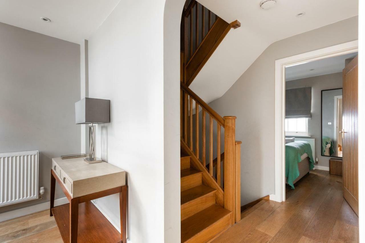 The Norfolk Maisonette - Lovely 4bdr Mews Apartment London