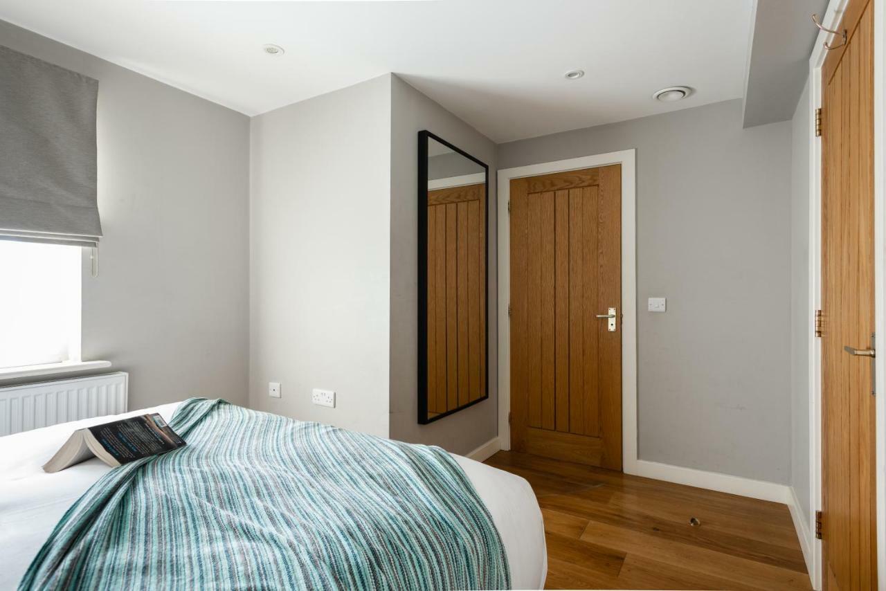 The Norfolk Maisonette - Lovely 4bdr Mews London