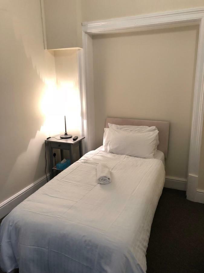 Tourian Lounge Hotel Bed & Breakfast 3*