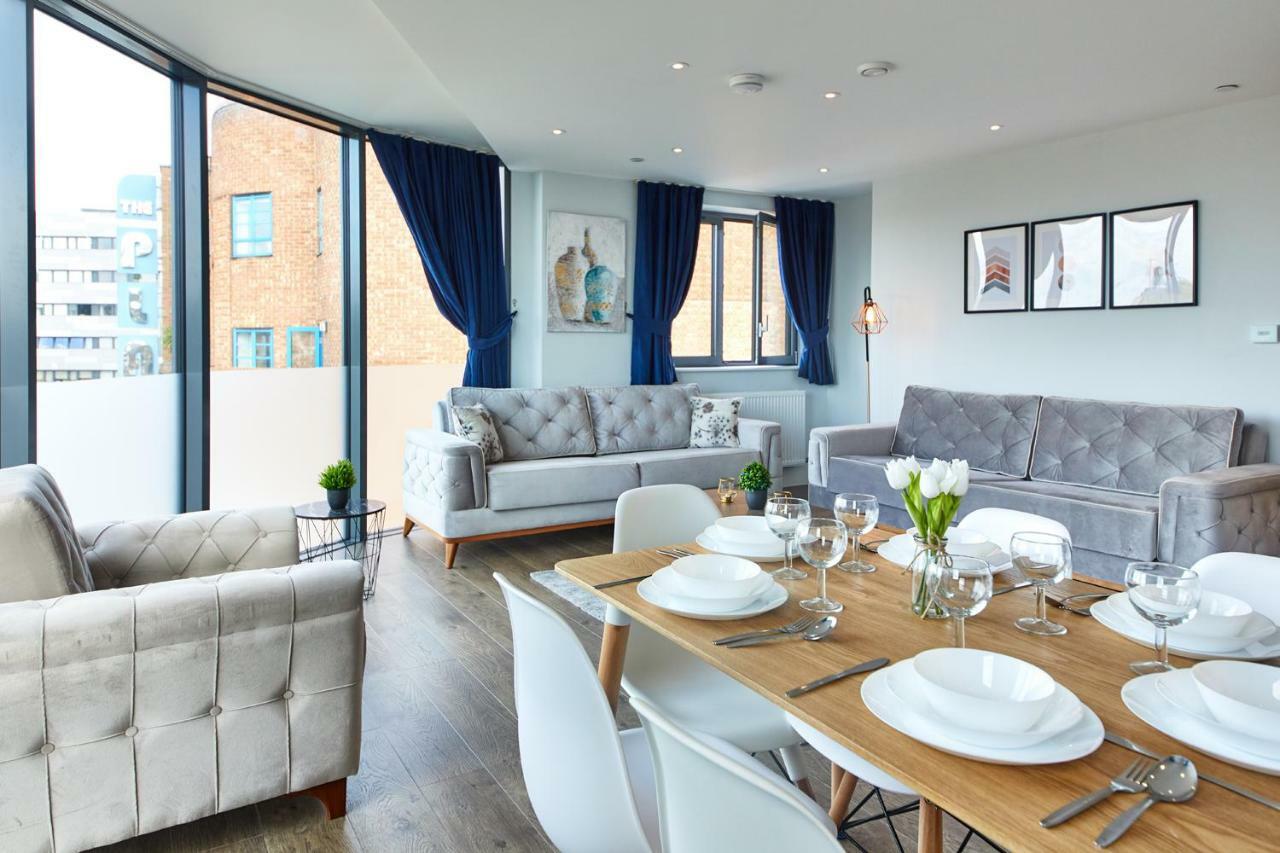 Elegant Luxury Apartment