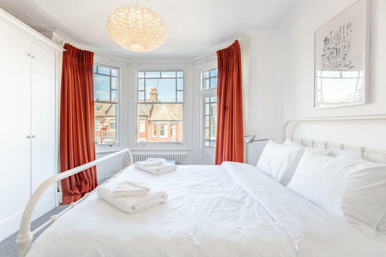Holiday home Gorgeous, 4 Bed Victorian House In Dollis Hill *