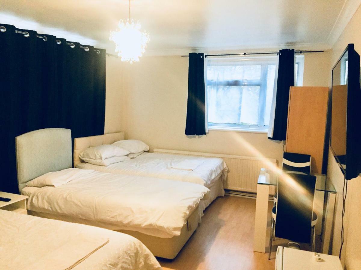 Guest house For 6 People London