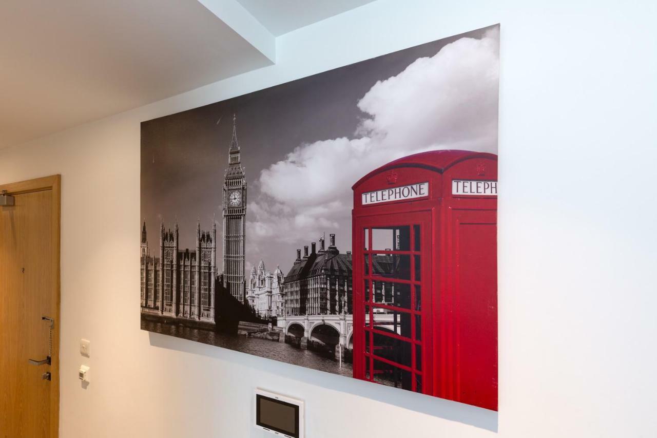 Deluxe Apartment London