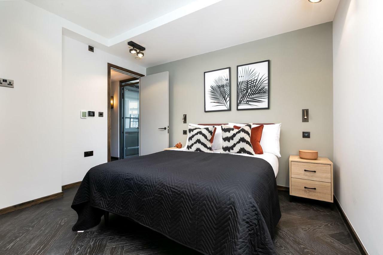 Luxury In Soho - Oxford Street Apartment