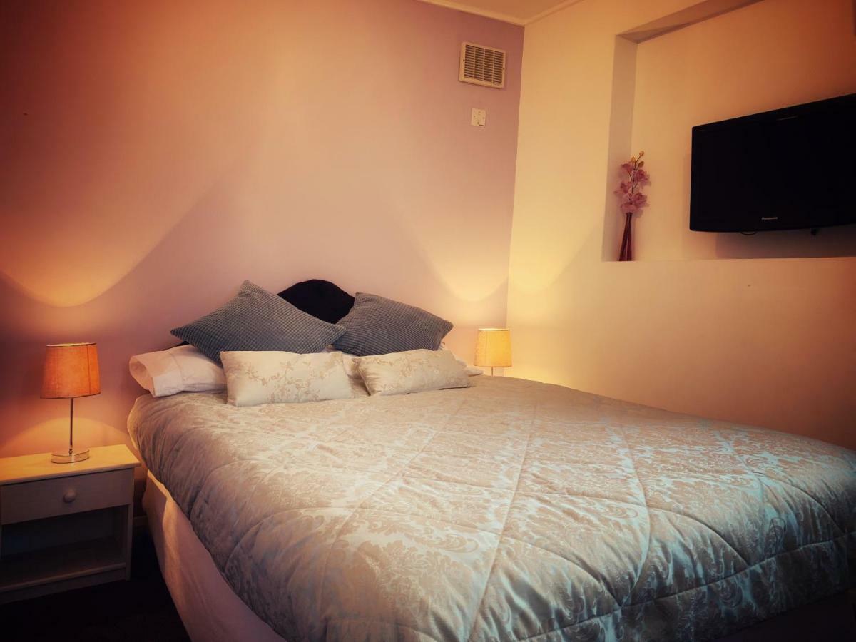Apartment Paul's Place Near Heathrow London