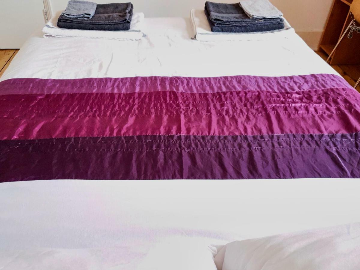 In Queen's Park Homestay London