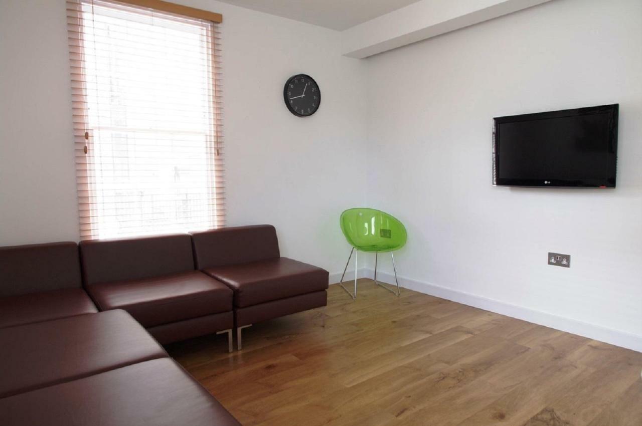 Acorn - Byng Place *