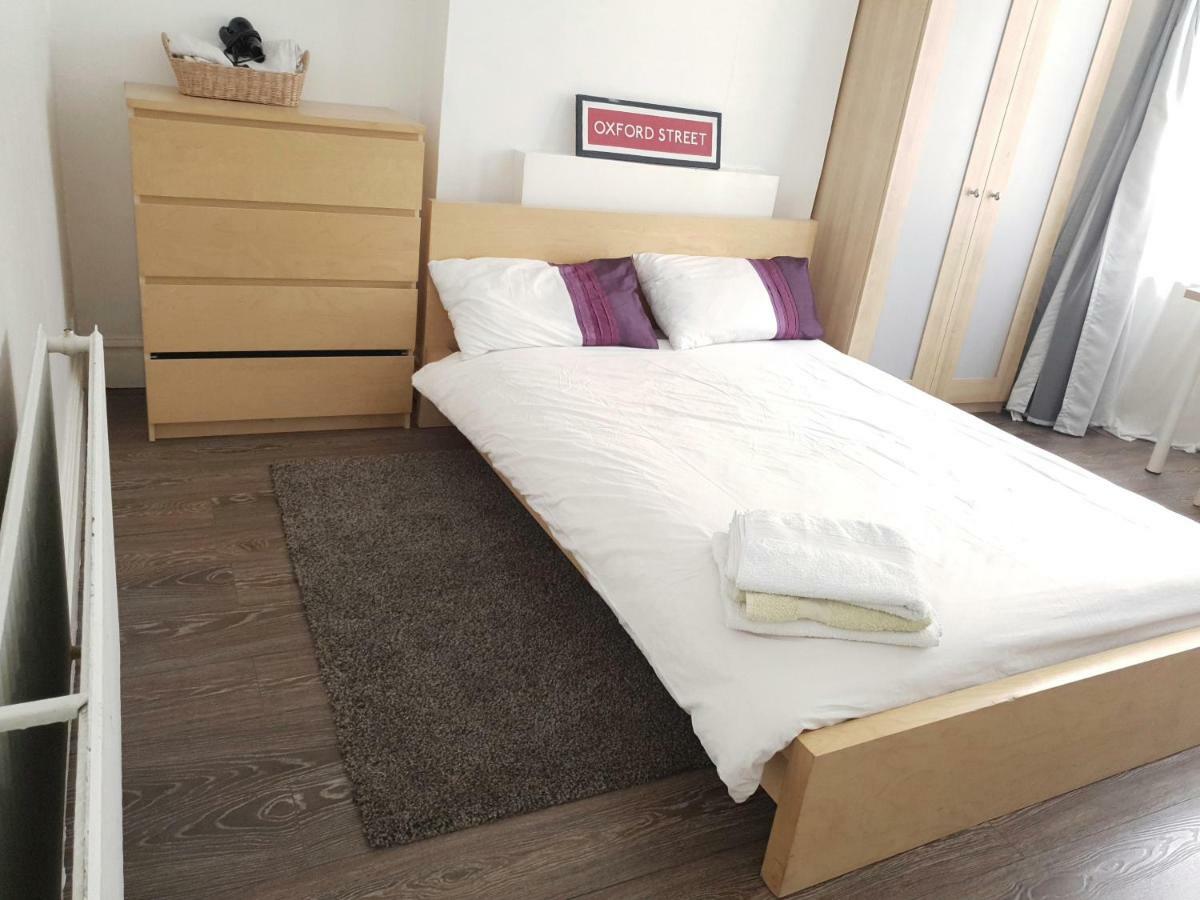 In Queen's Park Homestay London