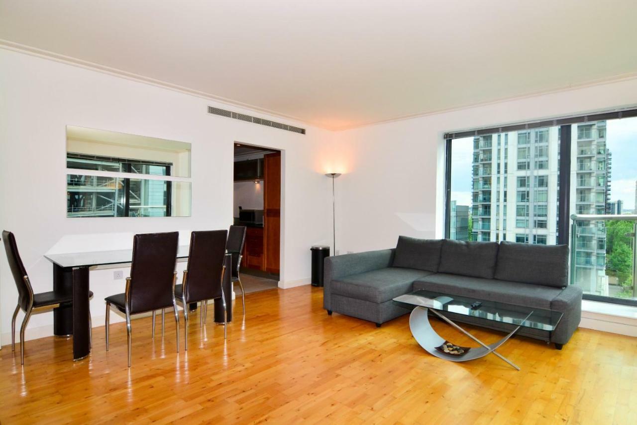 Canary Wharf - Corporate Riverside Apartments * London