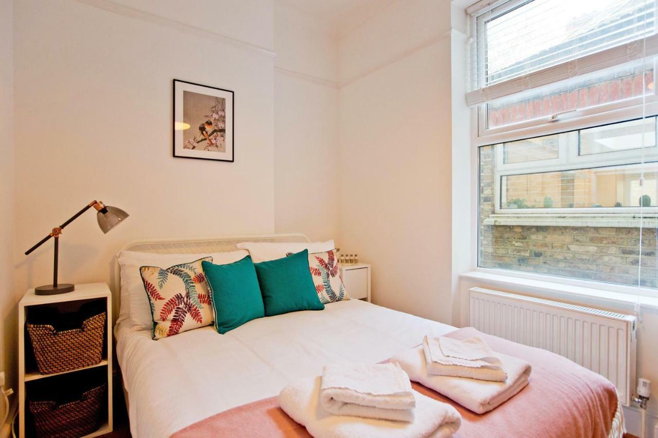 Apartment Highbury Fieldway