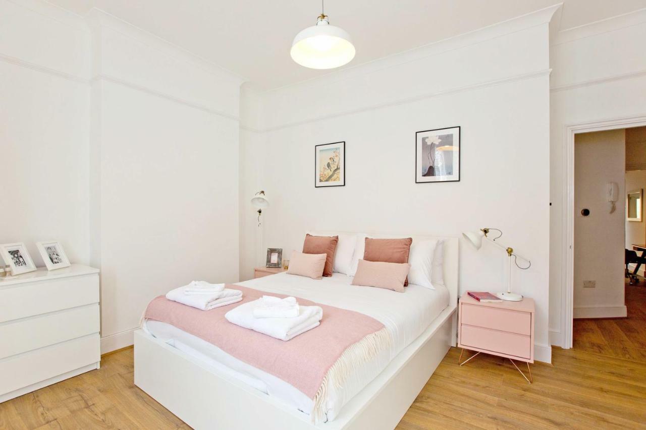Highbury Fieldway Apartment *