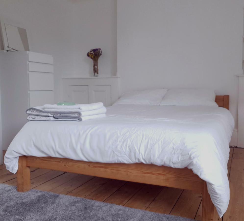 Homestay In Queen's Park *