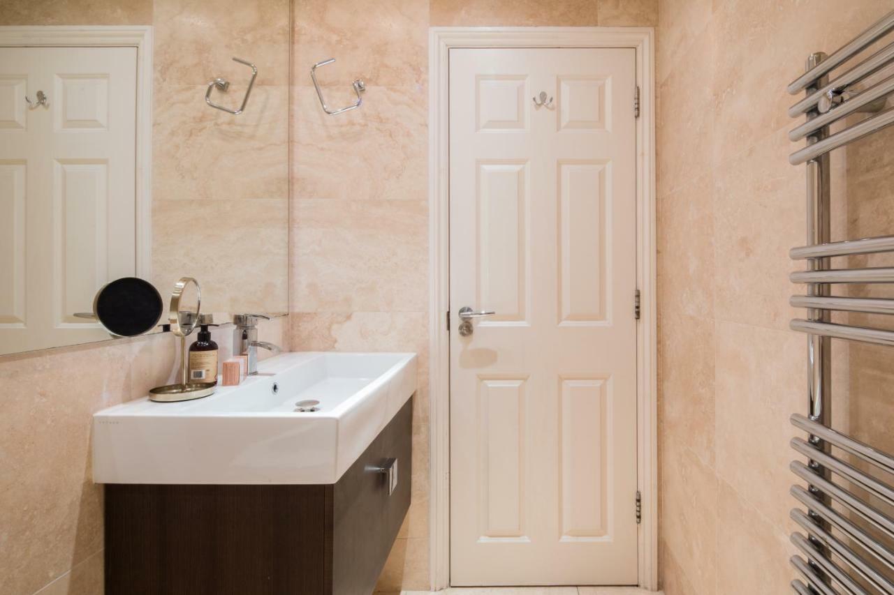 Gloucester Terrace By Lime Street Apartment London