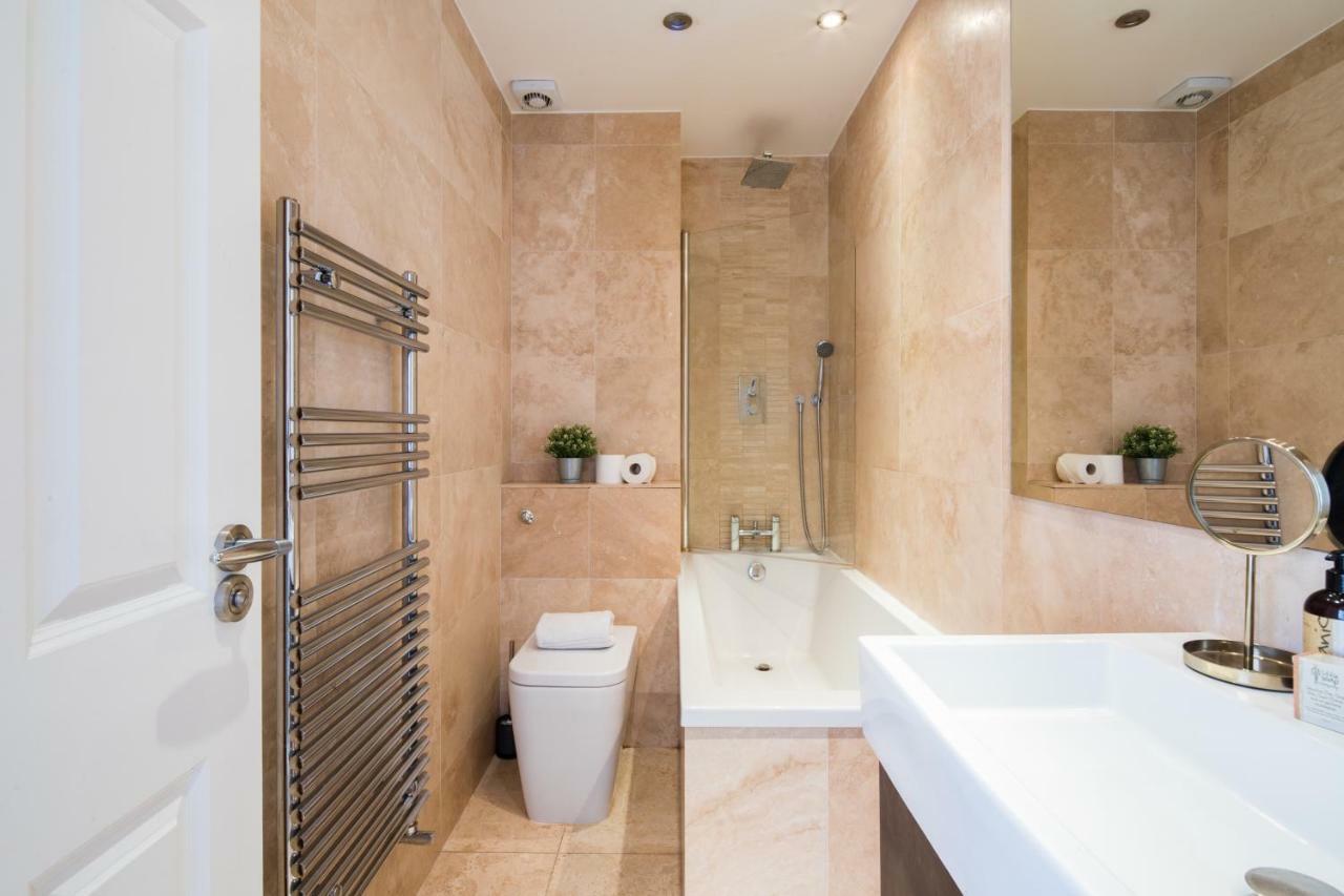 Gloucester Terrace By Lime Street London