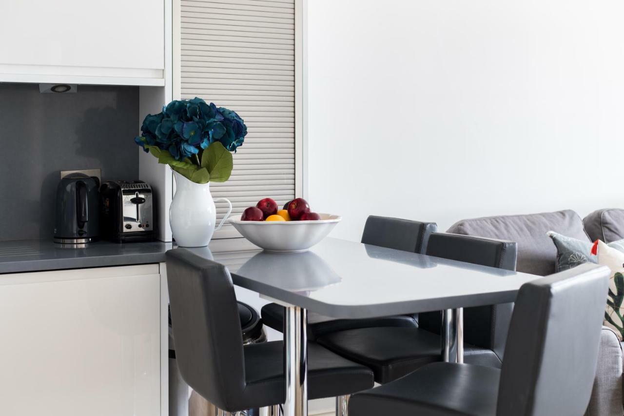 Gloucester Terrace By Lime Street London