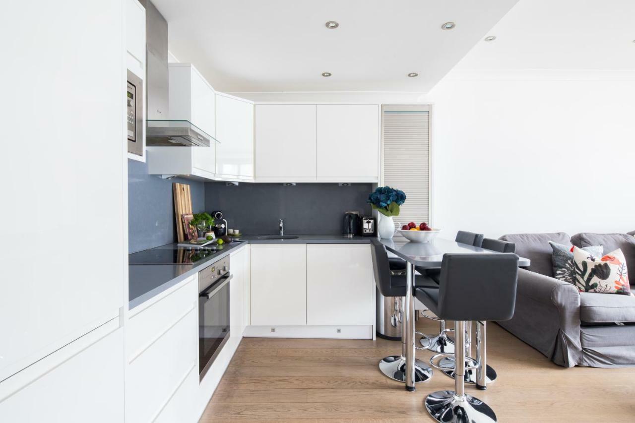 Gloucester Terrace By Lime Street London