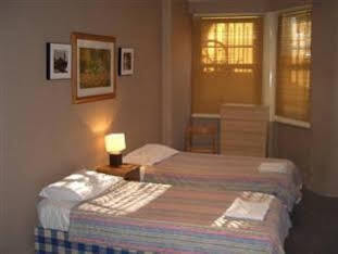 Guest house Curzon House