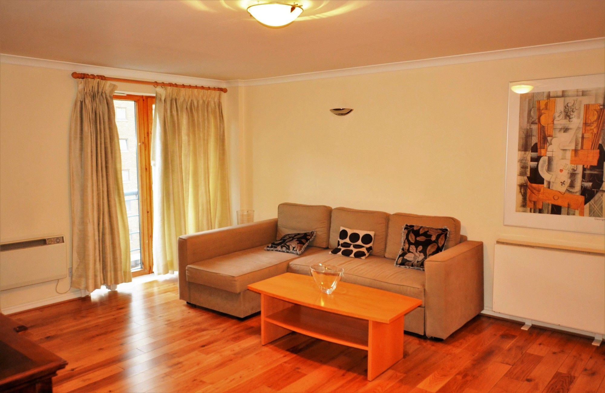 Zen - Docklands Apartment London