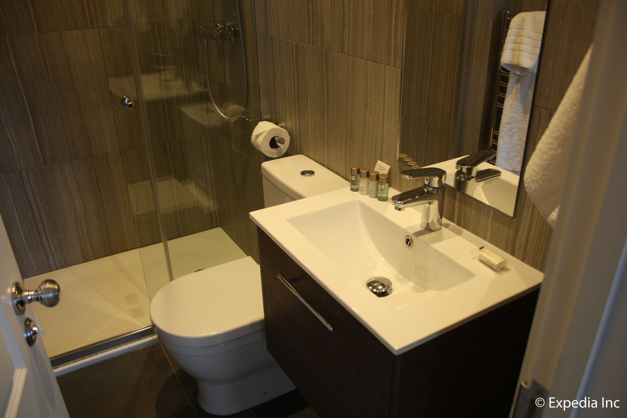 Barons Court Apartment London