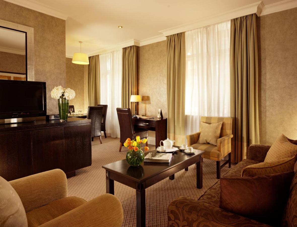 Taj 51 Buckingham Gate And Residences Hotel