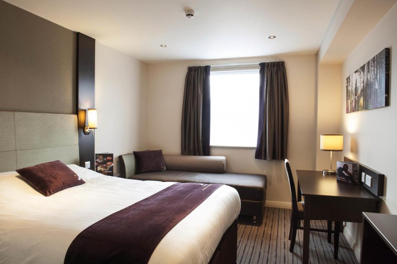 Premier Greenford 3*