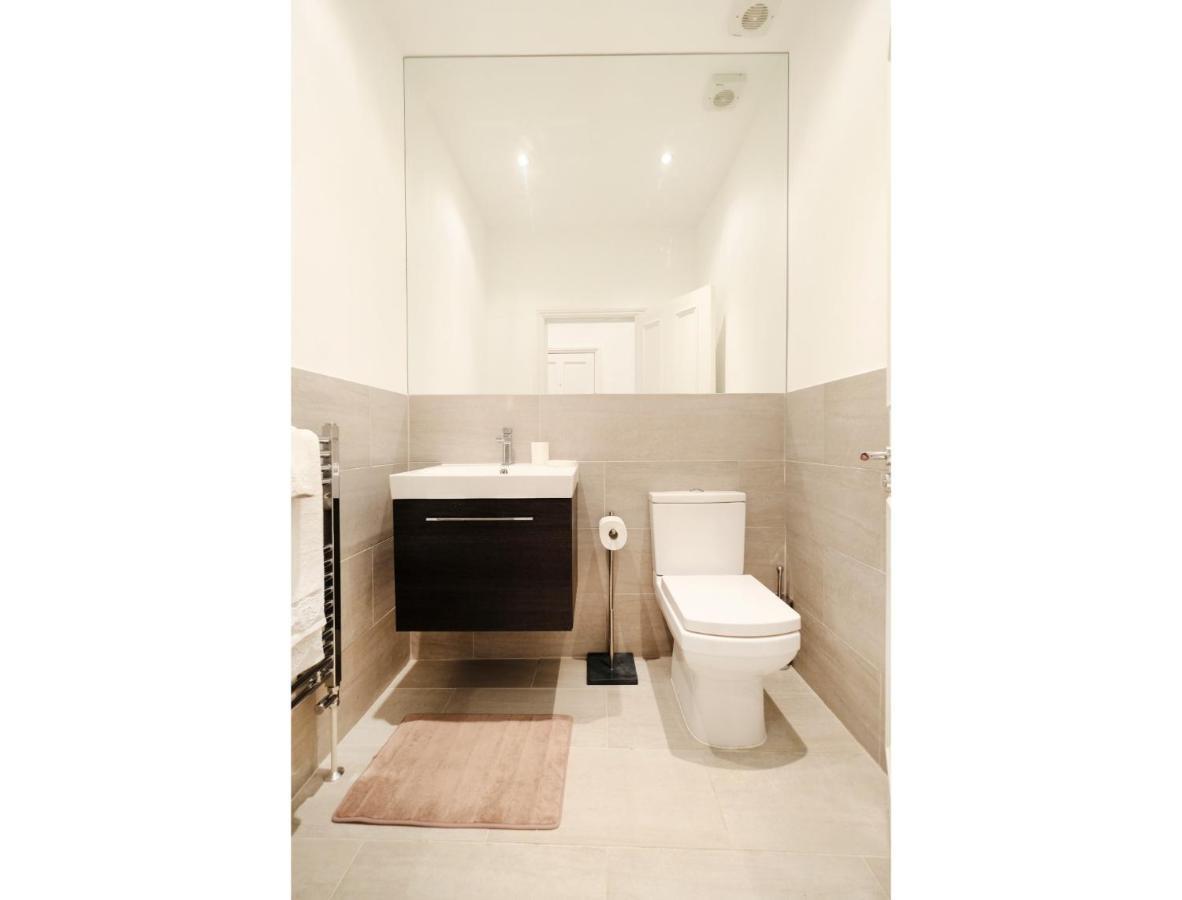 Edgware Rd, Paddington Spacious Sleeps 4 Apartment