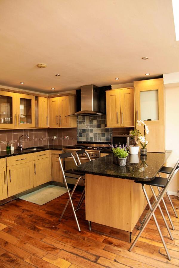 Ravenscourt House * London