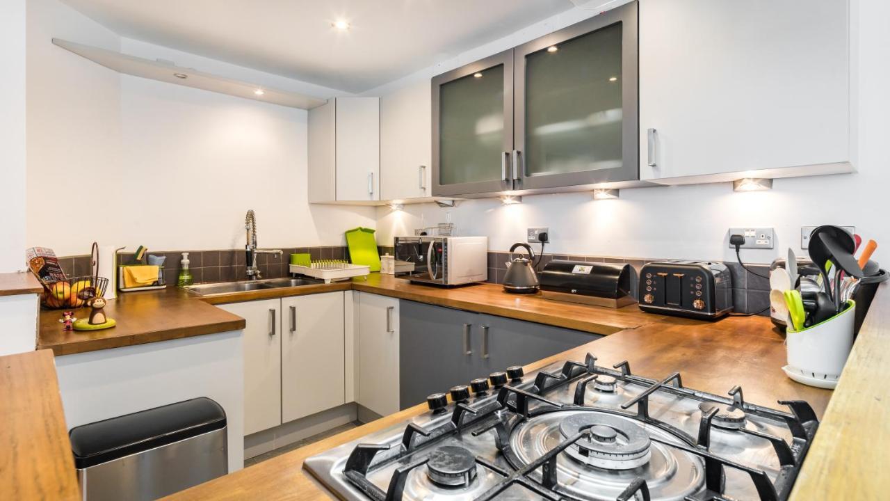 Cosy Riverview-london Excel Centre-o2 Arena Homestay