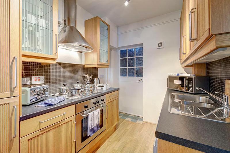 Pelham Court Apartment *