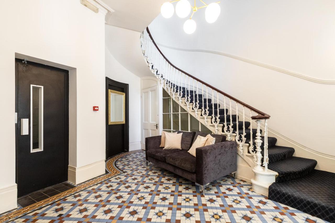 Apartment Westbourne London