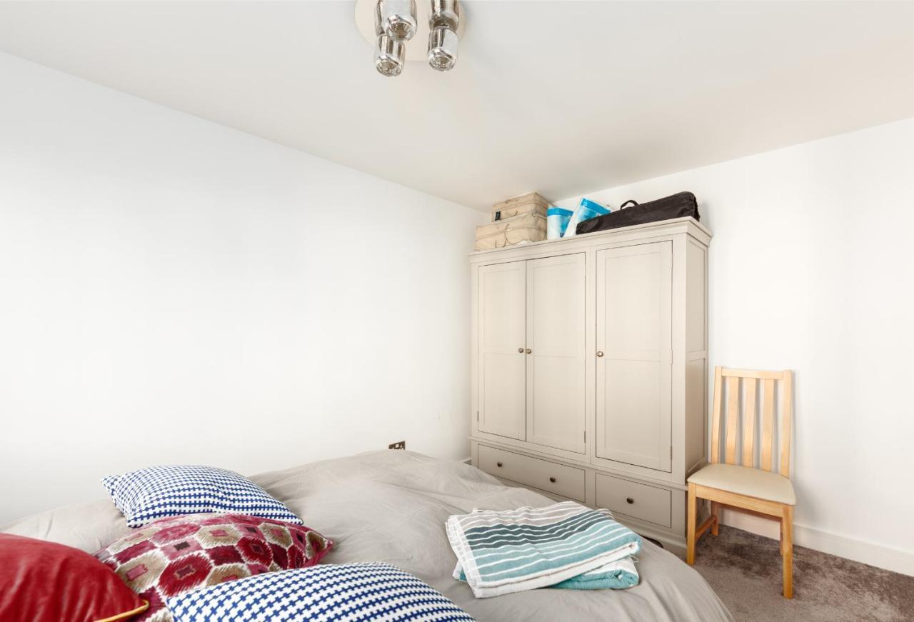 Apartment Powis Square London