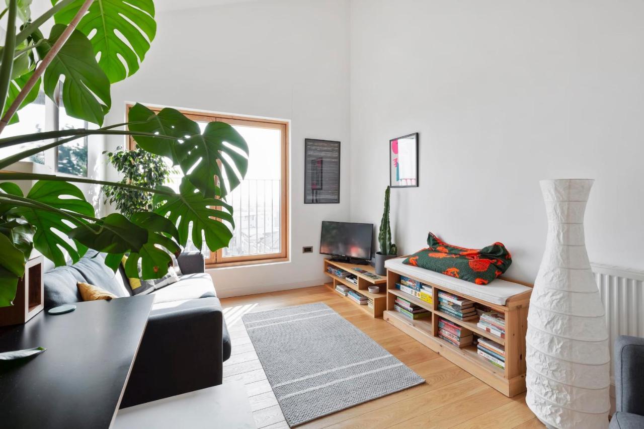 Apartment Stunning 2-bed Flat W/balcony In Dalston *