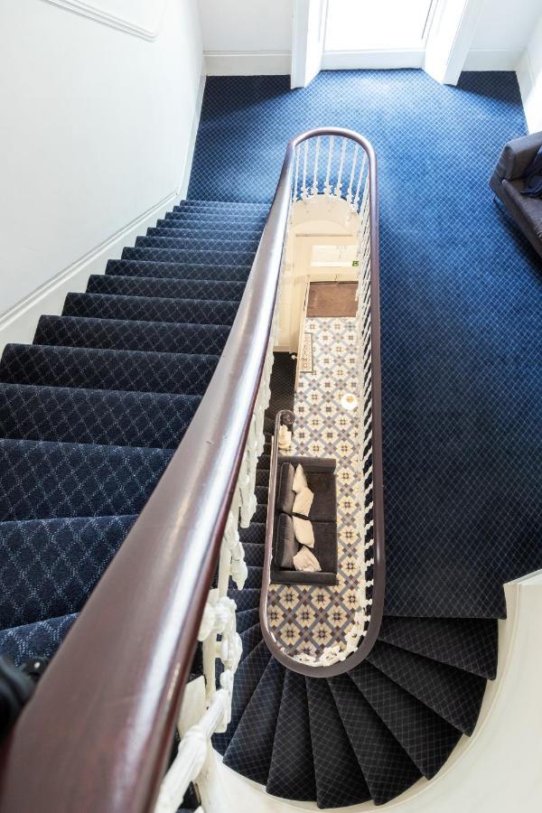Westbourne Apartment *